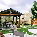 Rustic Rose - Private Premium House Цагарада
