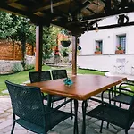 Rustic Rose - Private Premium House