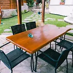 Rustic Rose - Private Premium House Holiday home *