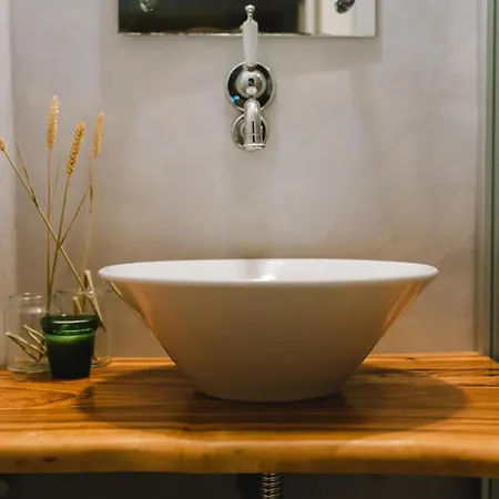 Rustic Rose - Private Premium Living
