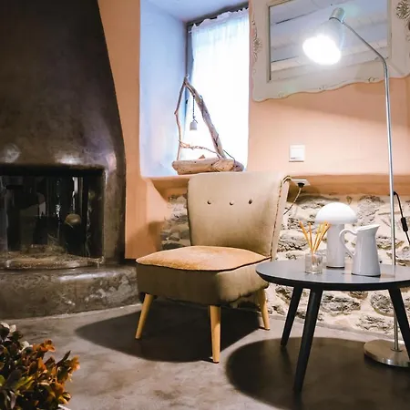 Rustic Rose - Private Premium House Holiday home *