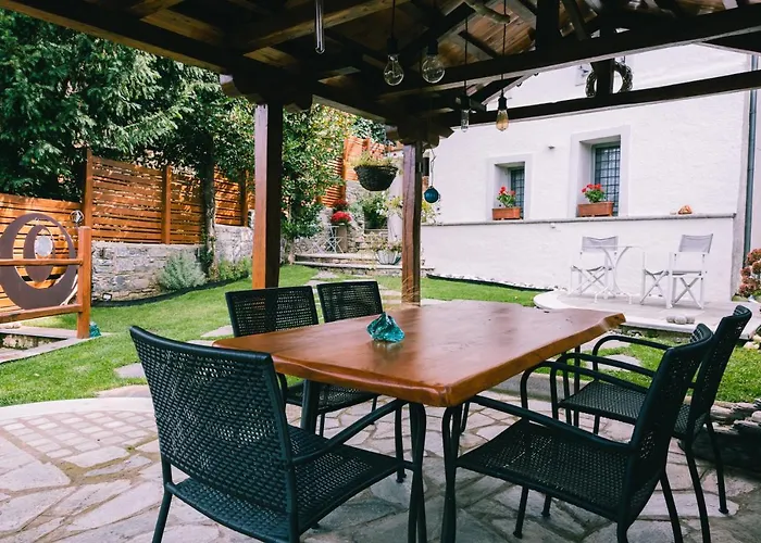 Rustic Rose - Private Premium House